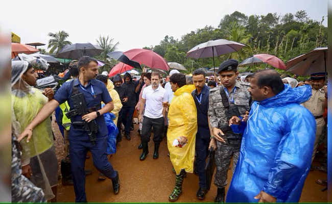 Netizens slam Rahul Gandhi's visit to Wayanad, term it 'fashion show' amid tragedy