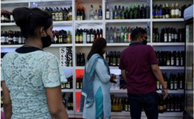 Women make a foray in Lucknow's liquor business