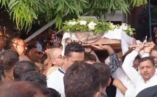 Hundreds attend cremation of J&K BJP leader Devender Singh Rana  