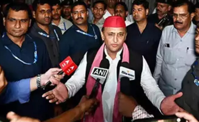 Akhilesh Yadav Denied Entry, Accuses BJP Tactics