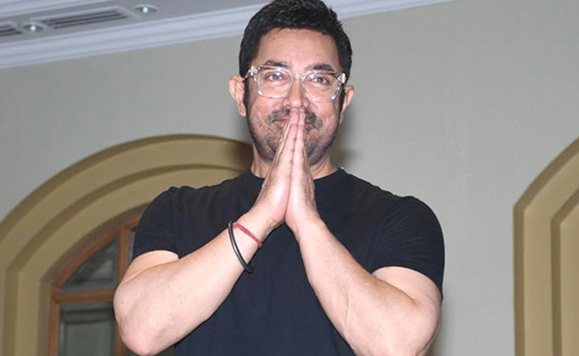 Holi Teeka To Aamir Khan On Birth Day