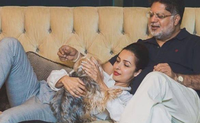 Malaika shares statement after father’s demise, requests privacy