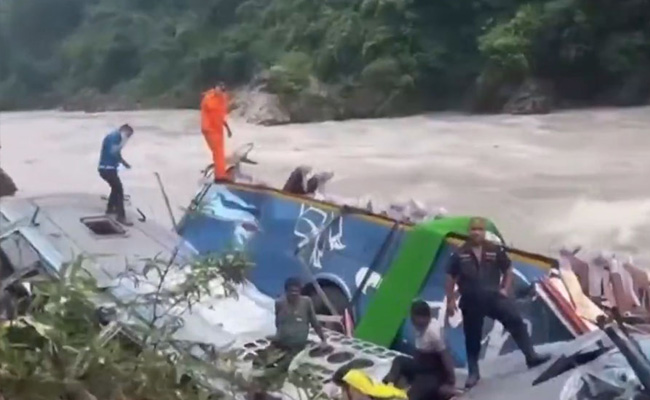 14 killed as Indian bus falls into river in Nepal