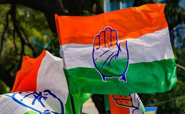 Cong releases manifesto for J&K polls