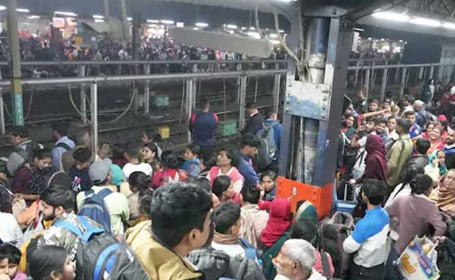 Stampede at Delhi Railway Station: 18 Dead, 30 Injured