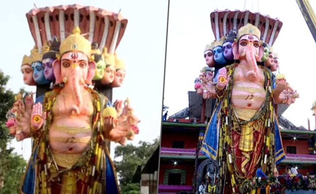 Shobayatra of Hyderabad’s 70-foot tall Ganesh idol underway