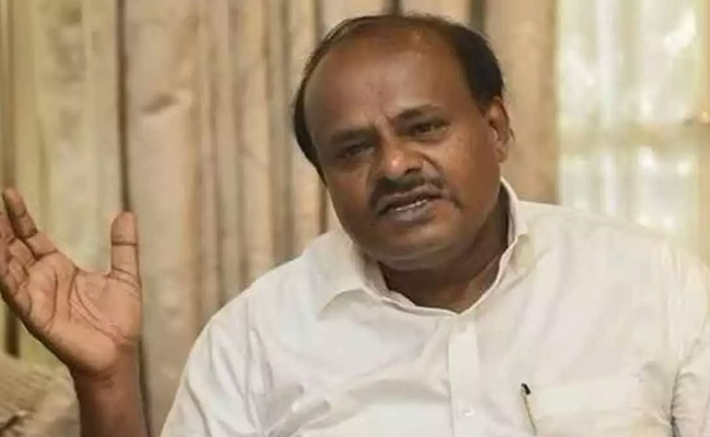 Police registers FIR against Kumaraswamy, son on SIT Lokayukta’s complaint