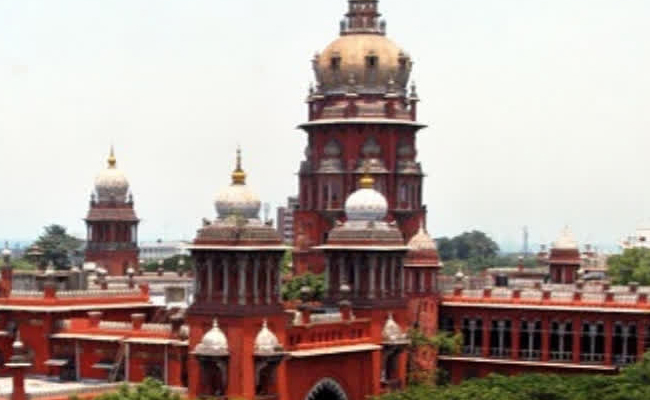 Madras HC lifts stay on ECI’s proceedings in AIADMK dispute case