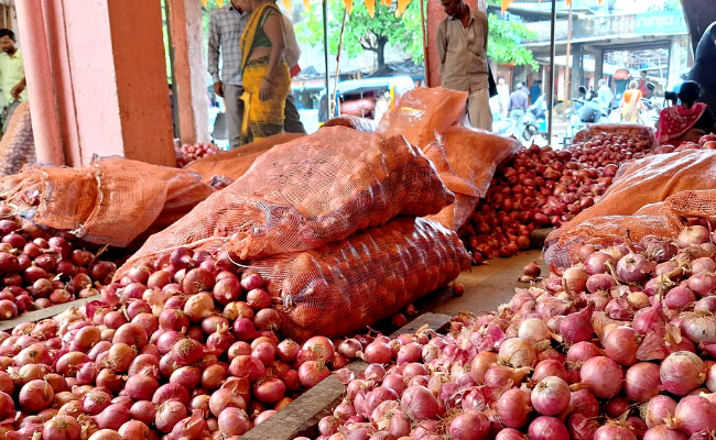 CM Shinde orders stern action against hoarding of onions amid rising prices