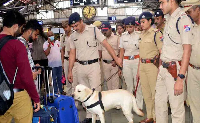 Mumbai on High Alert Following Terror Threat Warnings