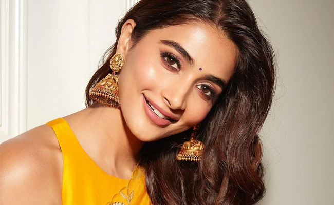 Pooja Hegde finds it ‘incredible’ to groove on ‘fan favourites’