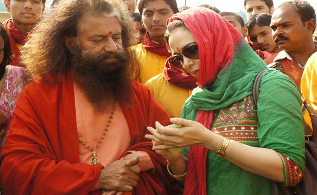 Preity Zinta takes a holy dip at holy Maha Kumbh 