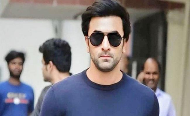 Ranbir Kapoor Dind't Cry On Father's Death