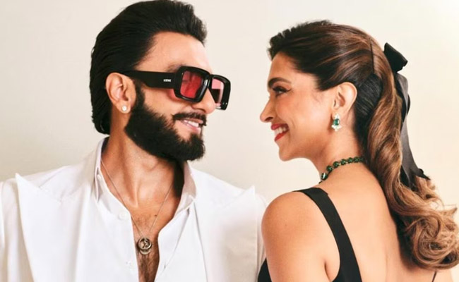 Deepika Padukone turns cheerleader for Ranveer Singh