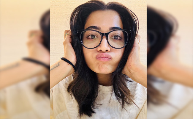 Rashmika gorges on ‘Laddoos’ during ‘accidental break’