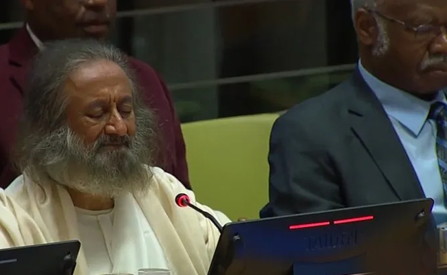 Sri Sri Ravi Shankar brings peace through meditation to UN 