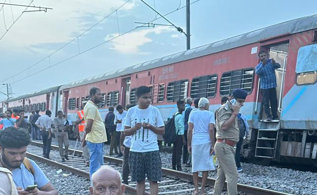 20 coaches of Sabarmati Express derail in UP, no casualties reported