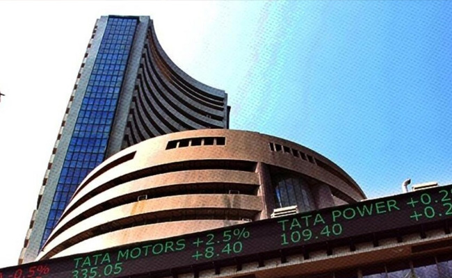 Sensex, Nifty end flat, IT and PSU bank shares shine  