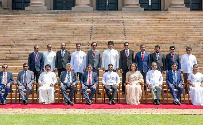 Sri Lanka's new cabinet sworn in