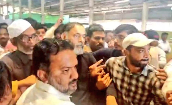 Yogendra Yadav Expresses Concern Over Assault, Calls it a Threat to Democracy